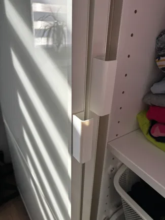 Madlo Ikea skříň