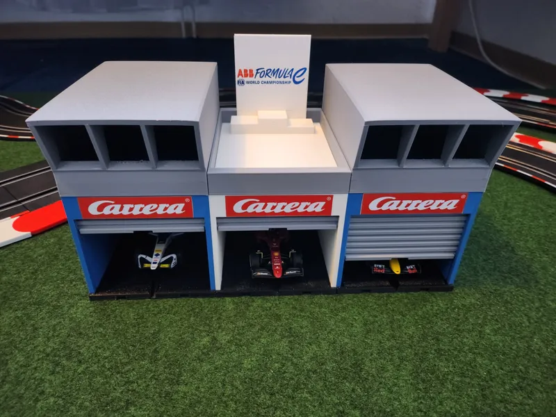 Slotcar 1:43 Boxengasse