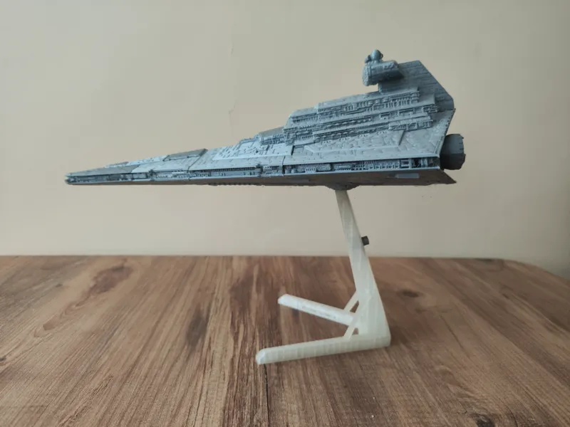 Display_stand_for_Star_destroyer