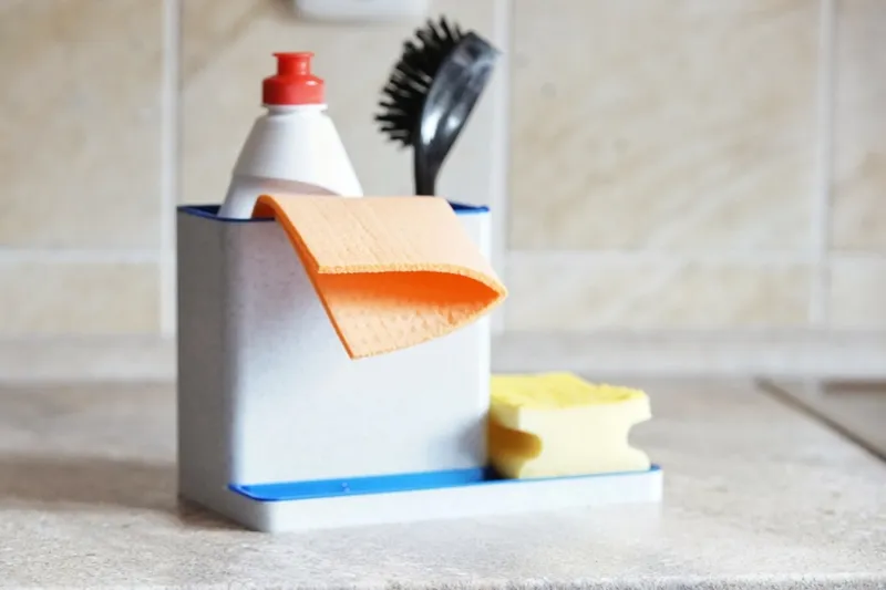 Kitchen organizer with integrated drip box (Easy to print and usefull)