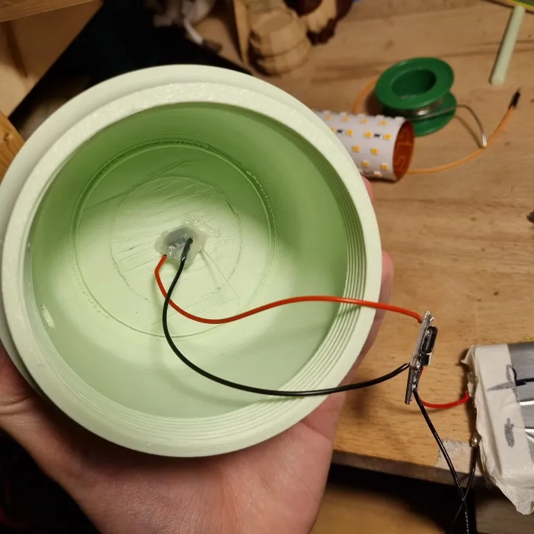 Immagine che contiene cavo, interno, strumento, Impianto elettricoDescrizione generata automaticamente