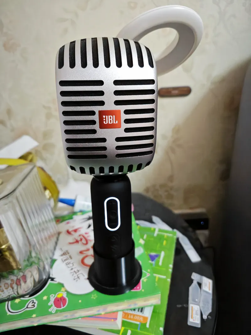 JBL KMC600 hold