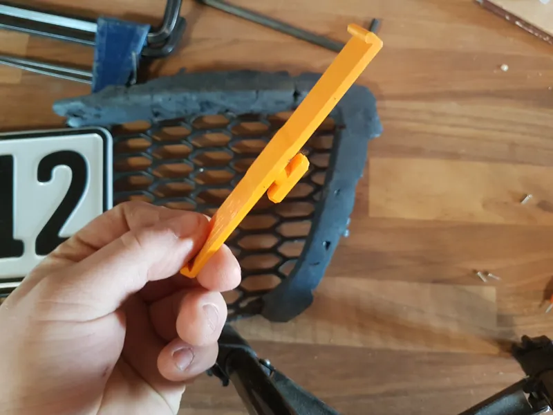 Kennzeichenhalter für Wabengrill, Clean