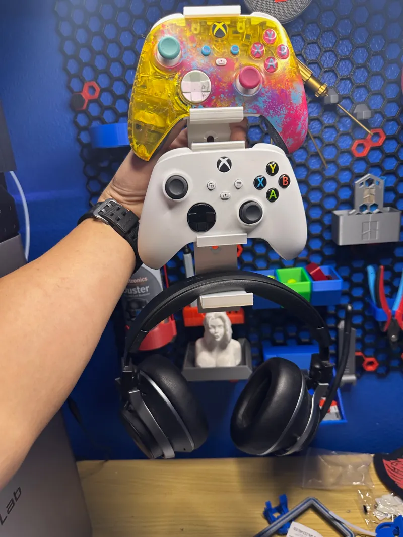 Xbox controller/headset wall mount