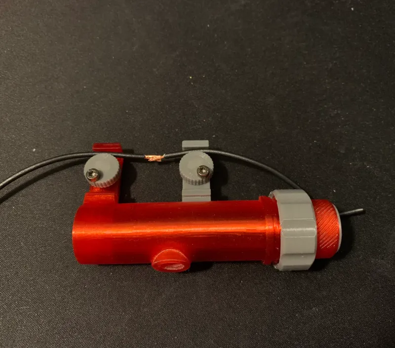 Wire soldering clip