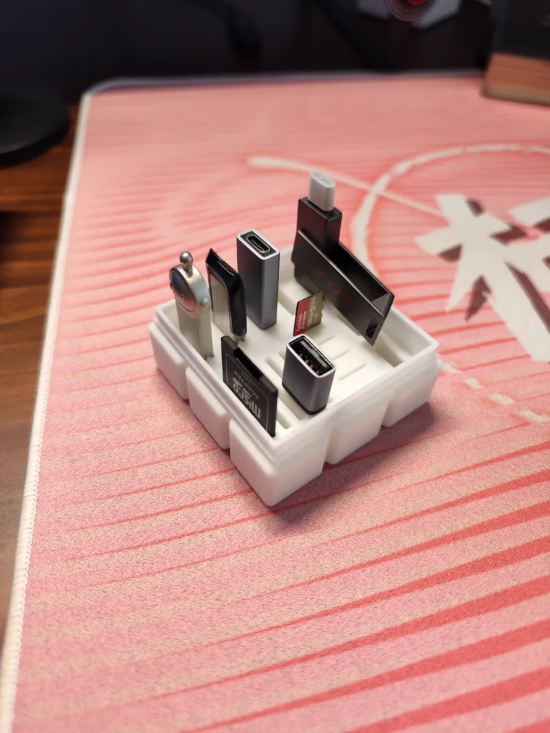 U盘收纳盒魔方Usb flash drive storage box Rubik's cube