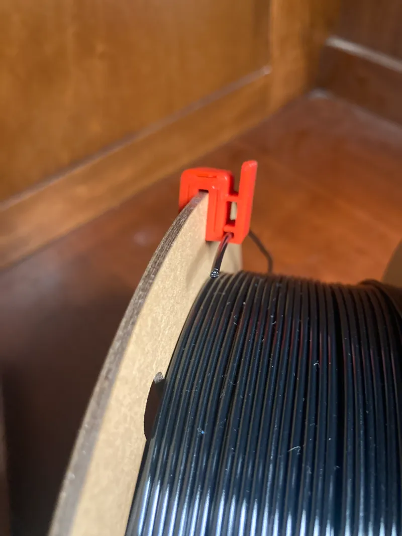 PETG Filament spool holder with hinge clip