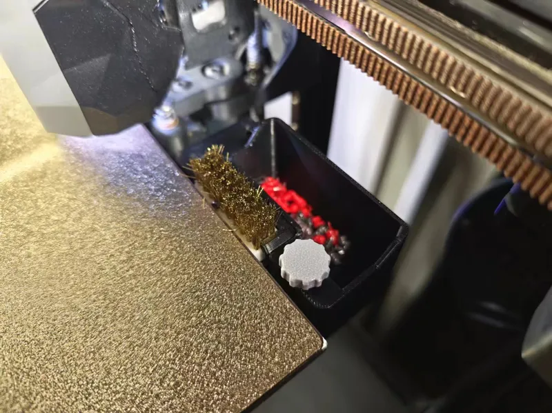 Nozzle Scrubber with deeper Bucket and shit platform VORON TRIDENT