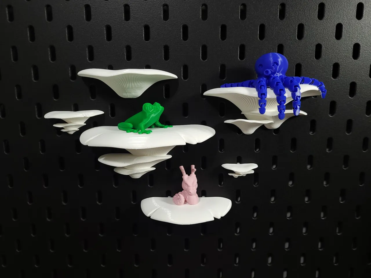 SKÅDIS Mushroom Shelves view 2