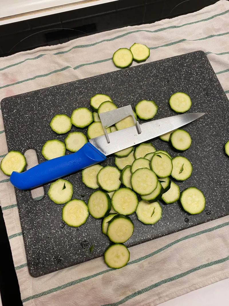 5/10mm zucchini cut(: