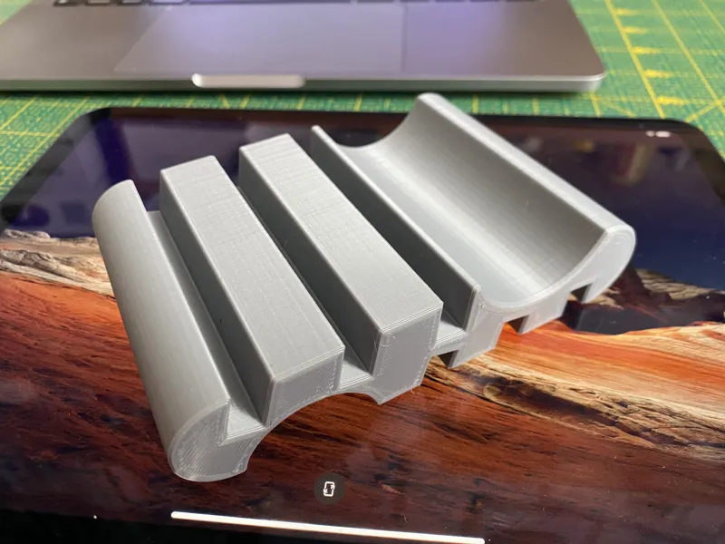 Apple iPhone/iPad stand