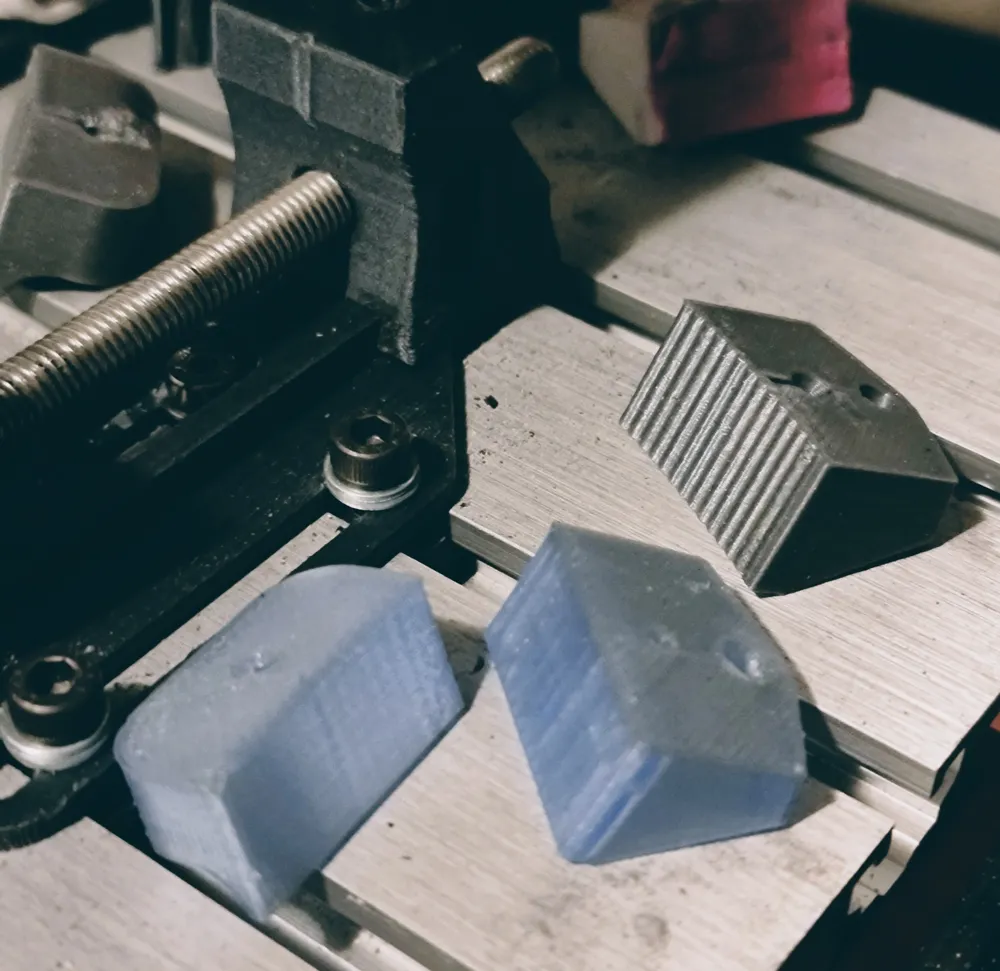 3018 Router Vice Mini vice for 3018 CNC by Logr47 - MakerWorld