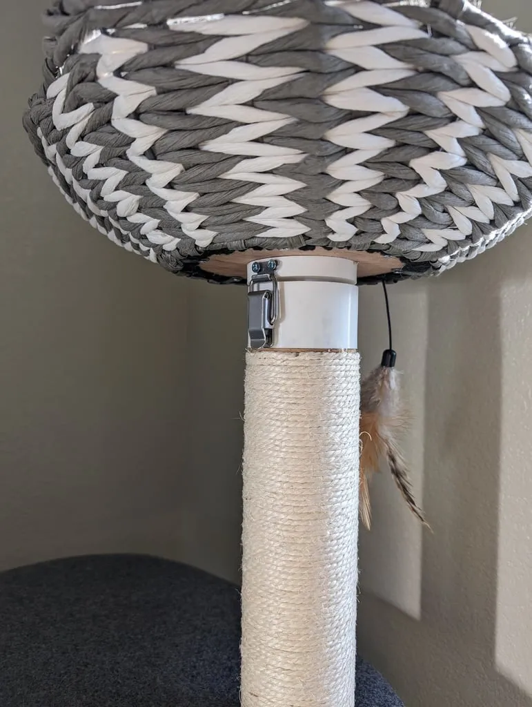 Cat Tower Bed Latching Quick Release