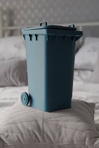 Trash/Rubbish Bin 5:1 scale model pencil container with secret compartments rotating wheels 22cm H