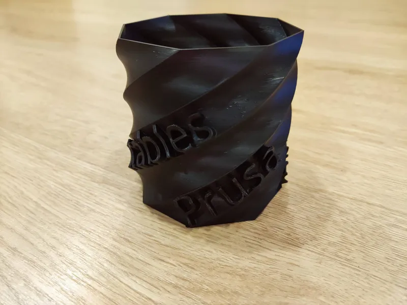 Customizable pen holder