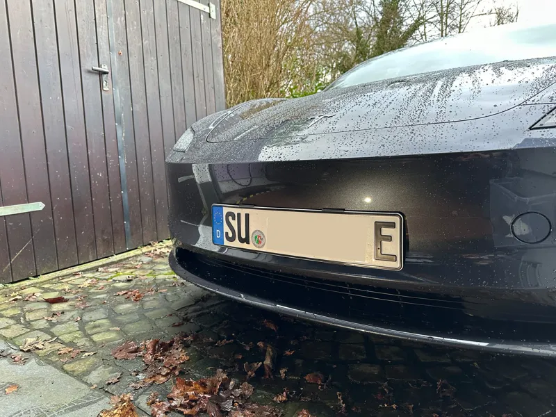Model 3 Highland Kennzeichenhalter vorne