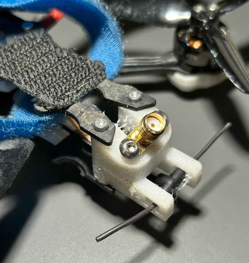 FPV Drone Diatone ROMA L3 antena mount