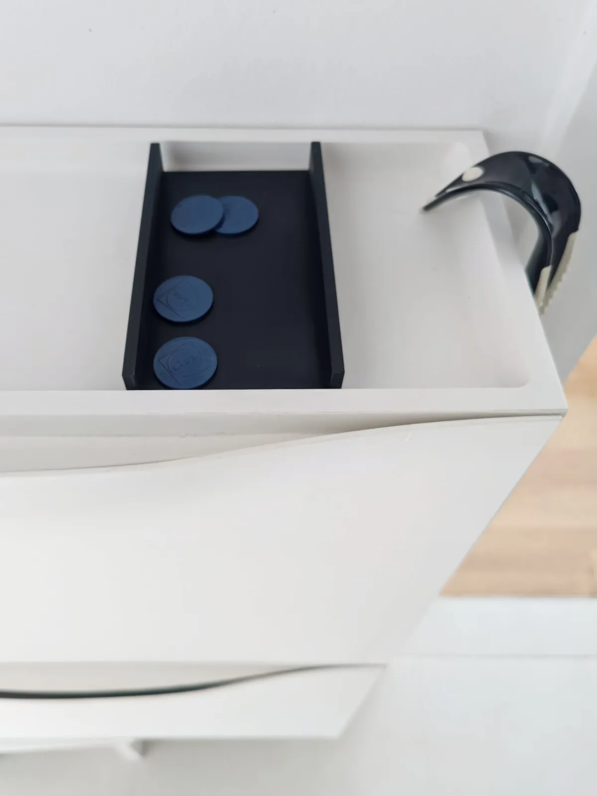 Range-tout pour meuble Ikea Trones