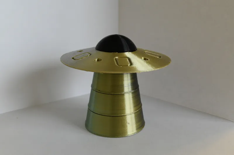 UFO pill organizer
