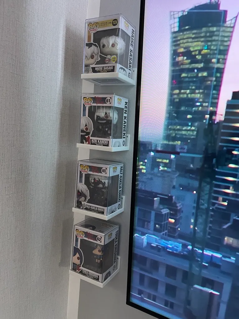 Wallmounted holder for Funkopops
