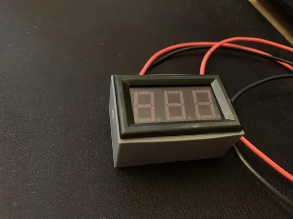 Boîtier pour voltmètre DC