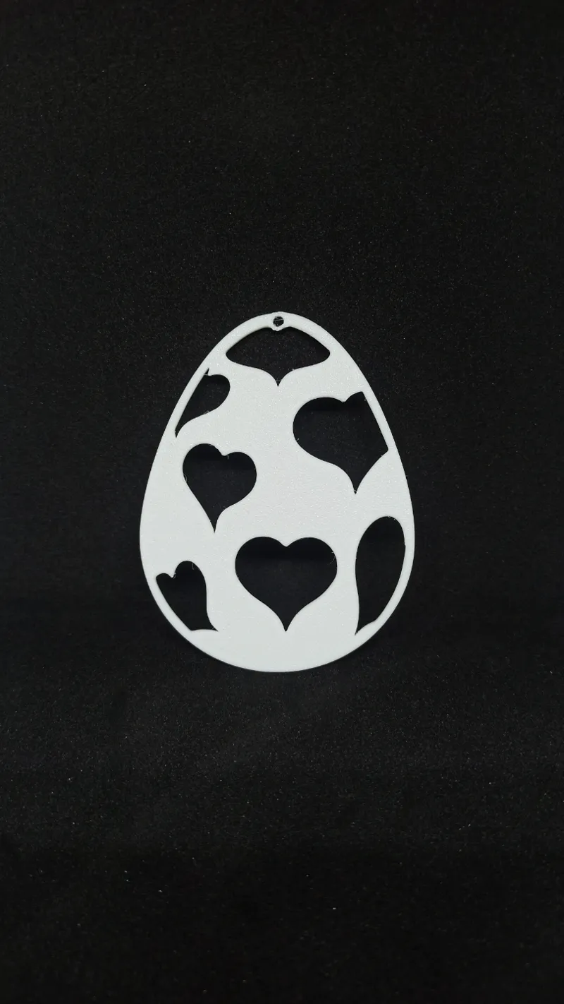Easter egg with a heart motif