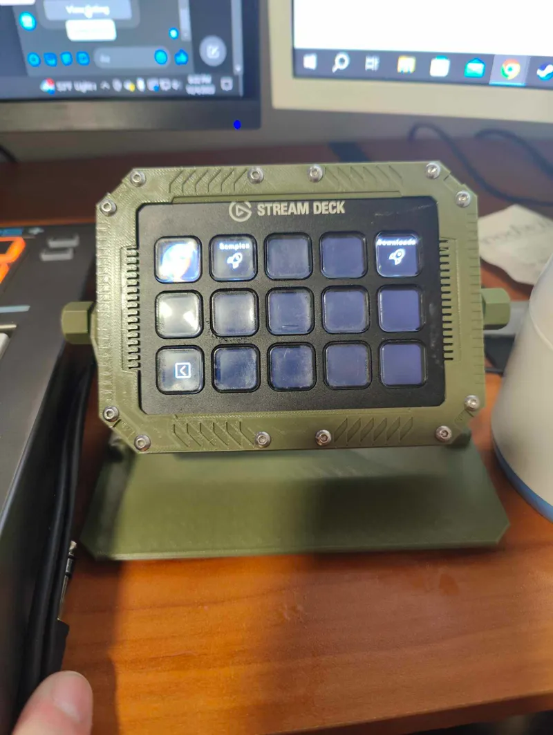 Stream Deck 15 button holder