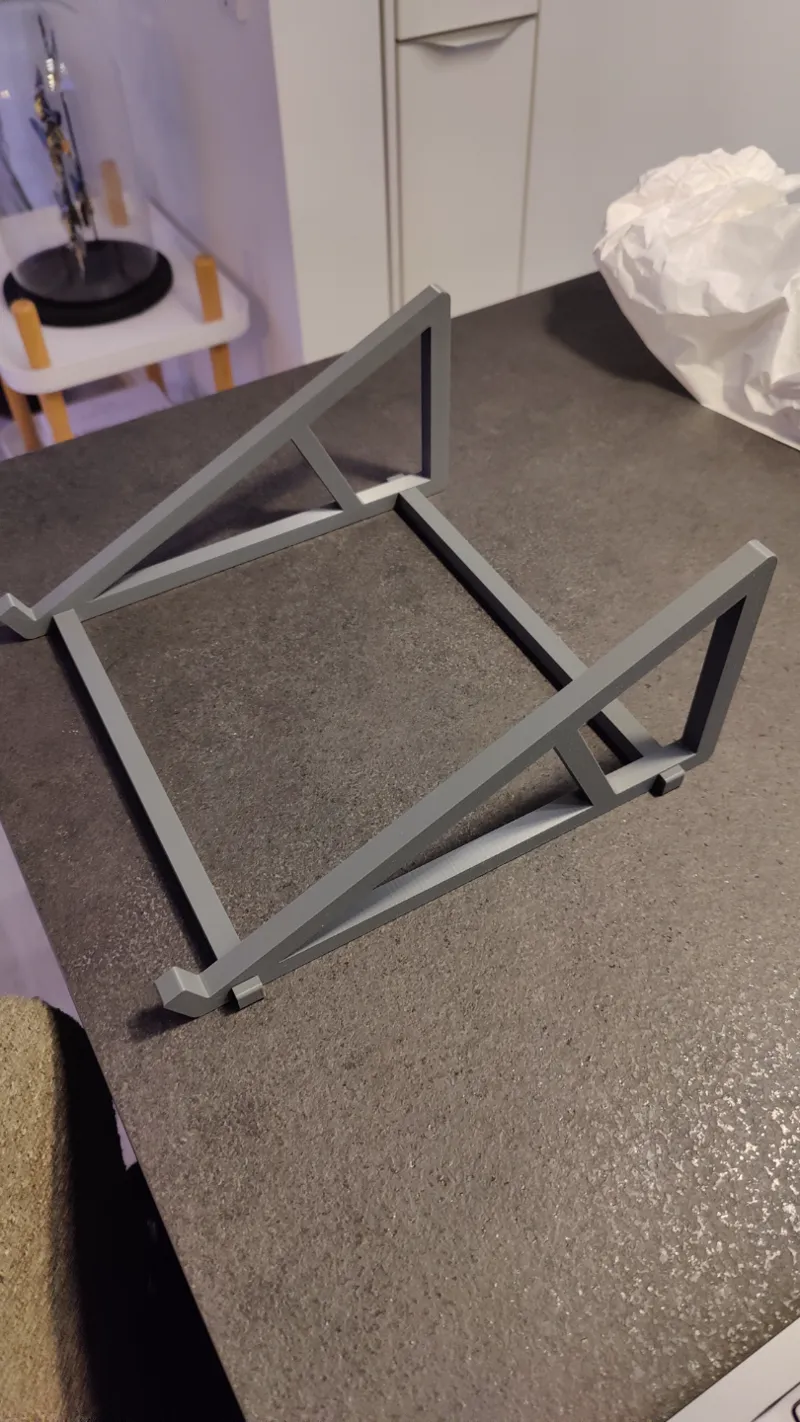 Laptop stand