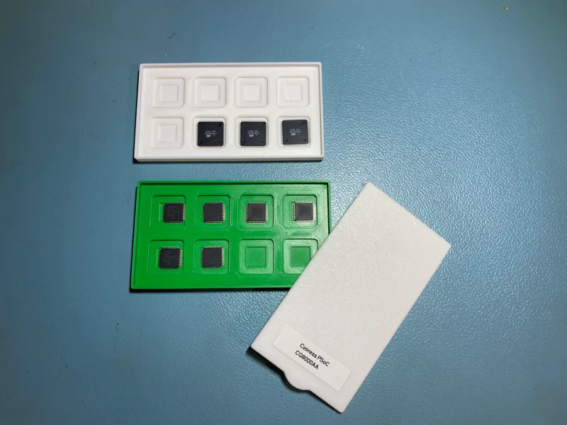 Stackable SMD IC tray