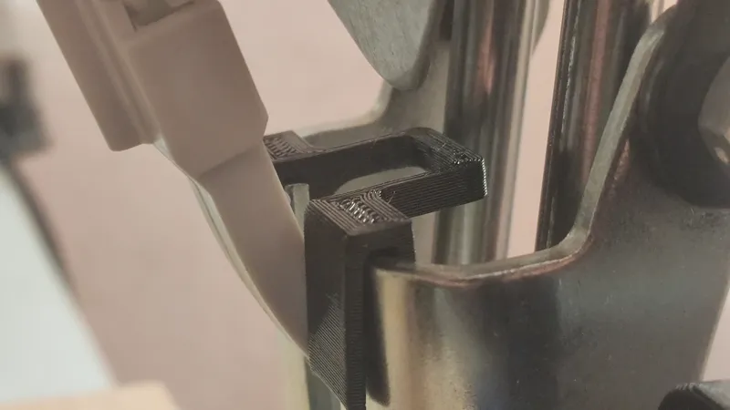 PRIMER FEEDER CLIP FOR LEE ACP (AUTOMATIC CASE PRIMING PRESS) 91610