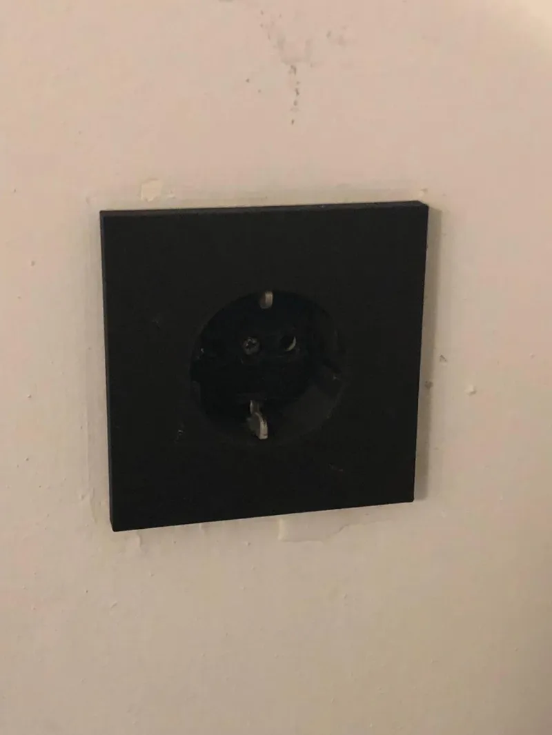 Wall outlet Schuko Socket