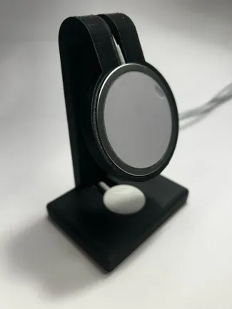 Magnetic iPhone and Apple watch charging station