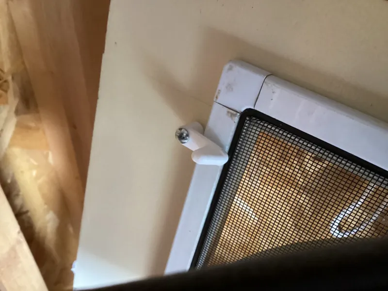screen door clip