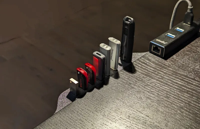 USB Holder