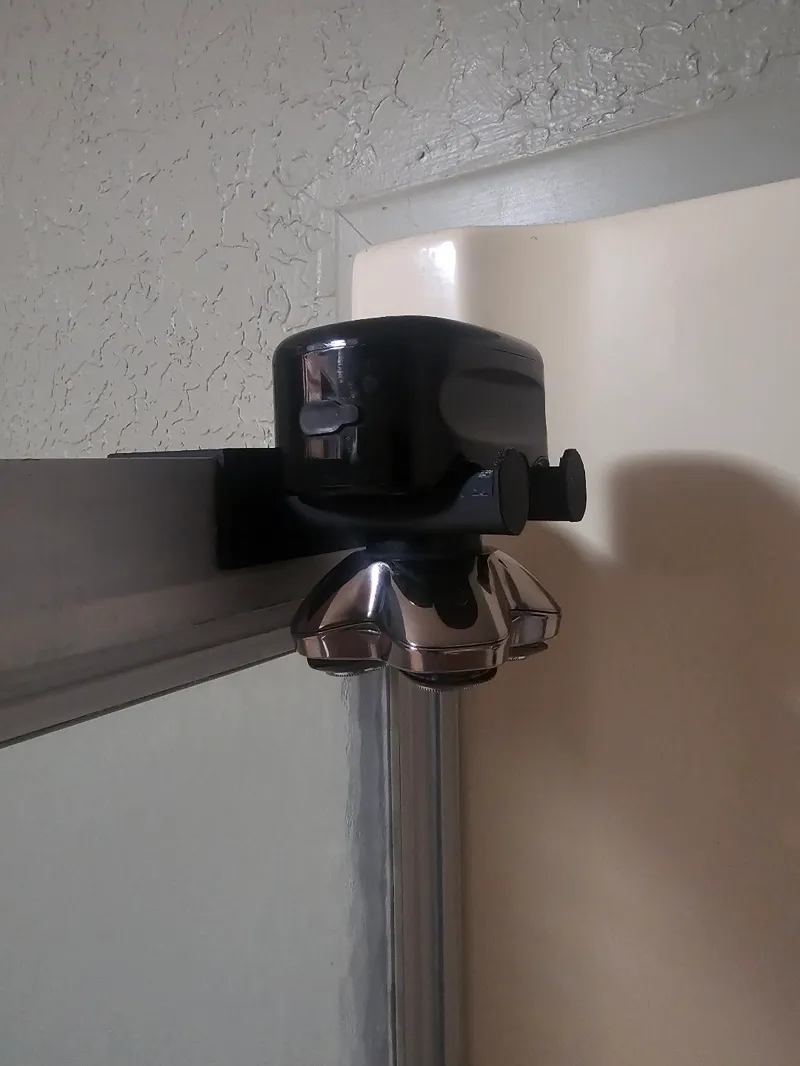 Skull Shaver Shower Mount