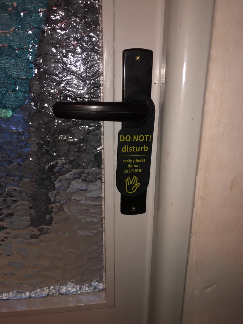 DO NOT DISTURB sign