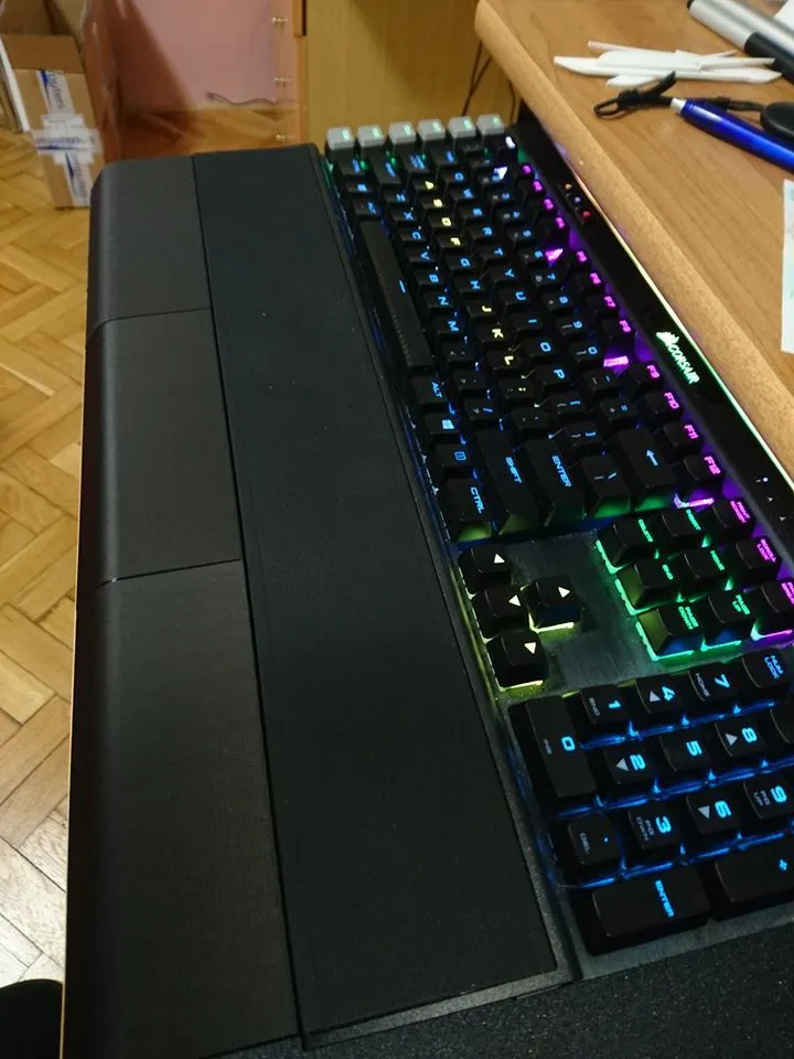 Corsair K95 Wrist Pad extension