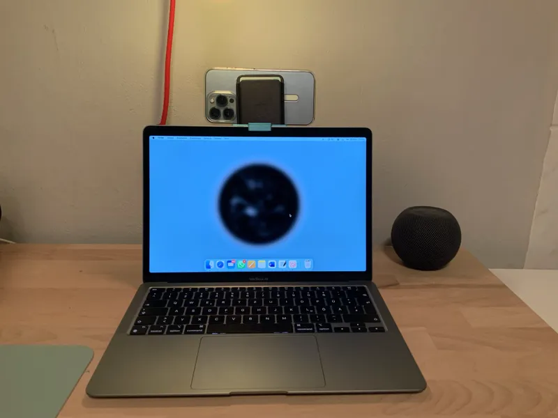 Magsafe Wallet Continuity Camera macOS iPhone Mount