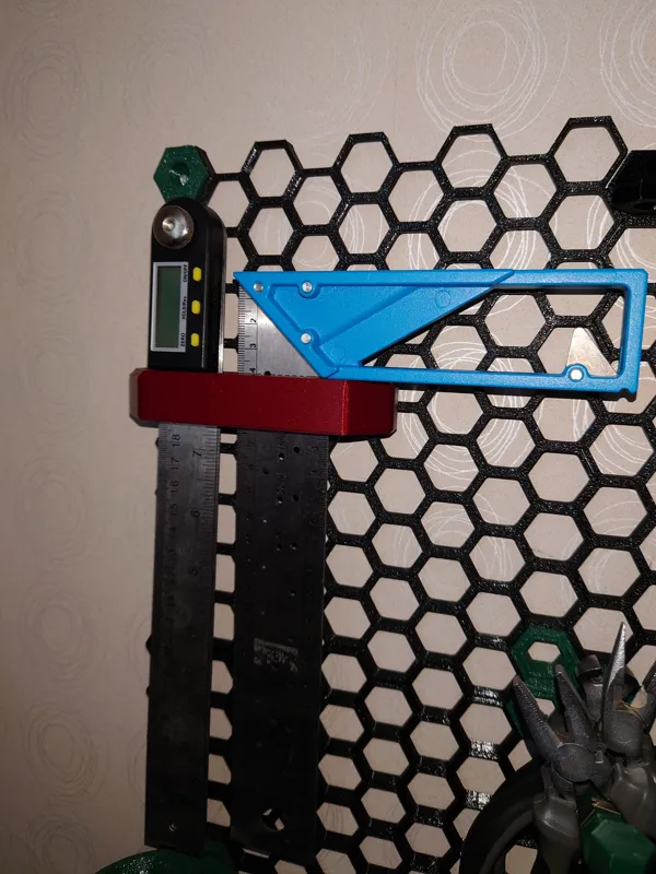 Square and Similar Things Holder