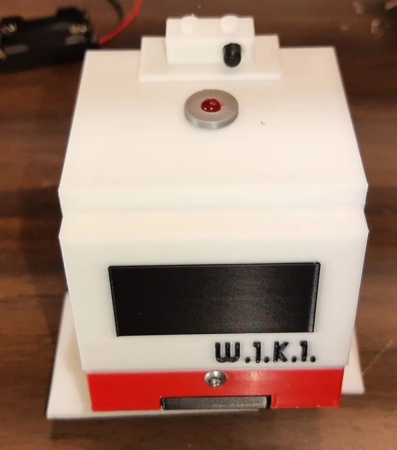 Walking WIKI Robot From Jason of Star Command Season 2