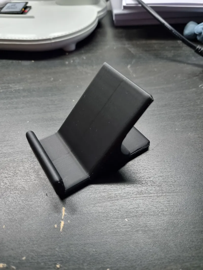 Simple Phone Holder - 45 Degrees