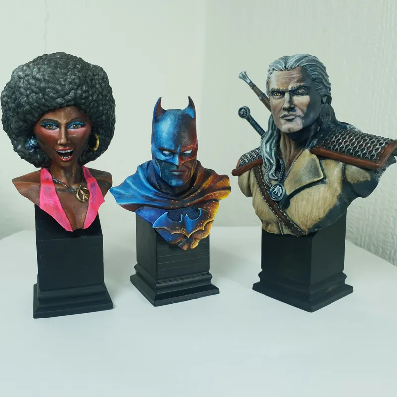 Square display plinth