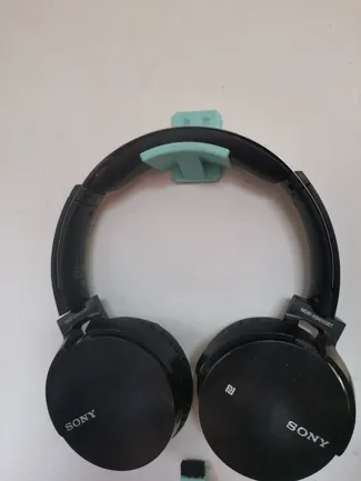 Headphone stand