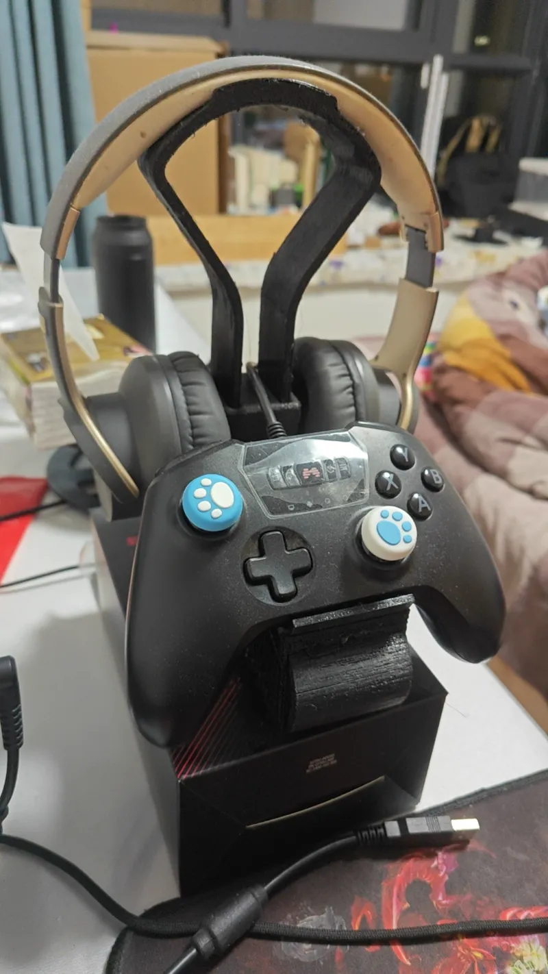 headset and box holder