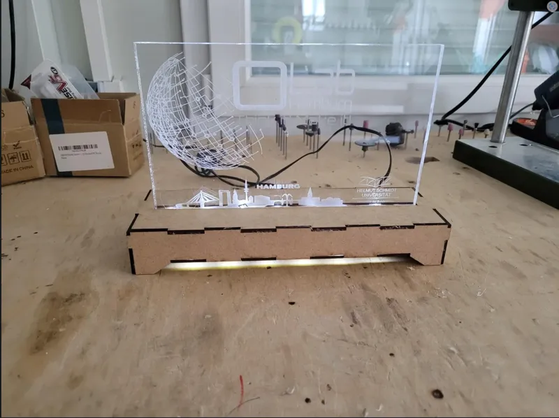 Laser-cuttable led-sign (customisable)