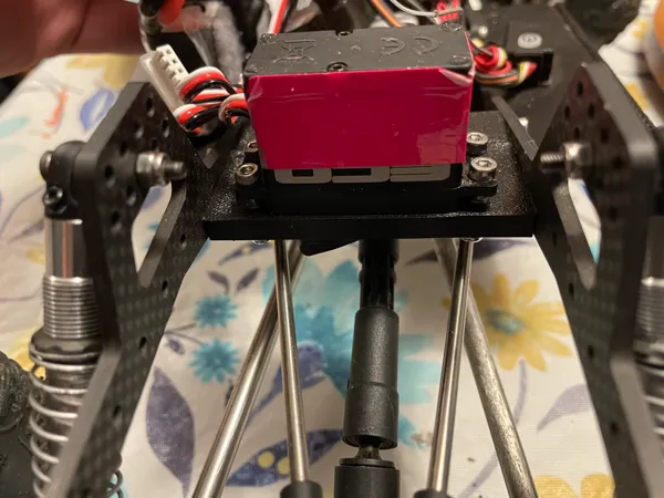Support servo dig pour châssis RC carbone VRD