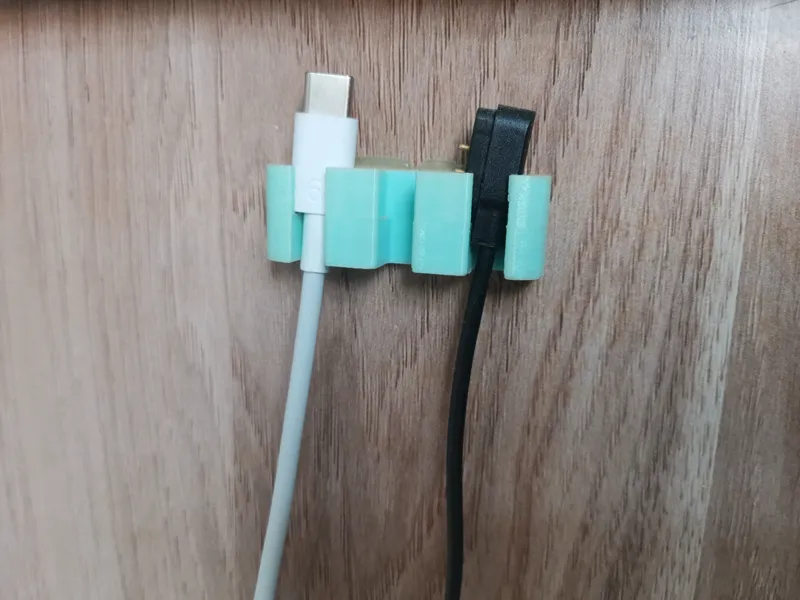 Data cable plug storage