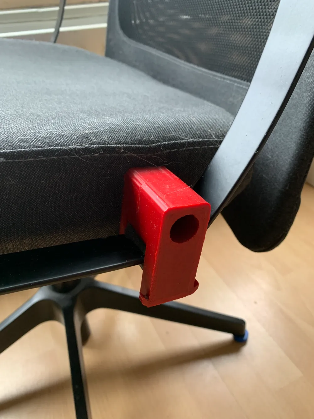 Ikea markus armrest dropdown by B2D MakerWorld