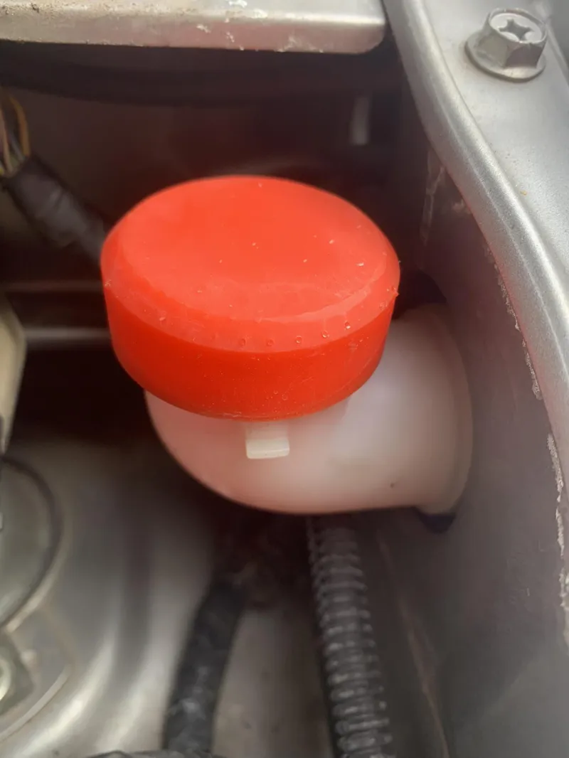 Windhsield washer tank cap