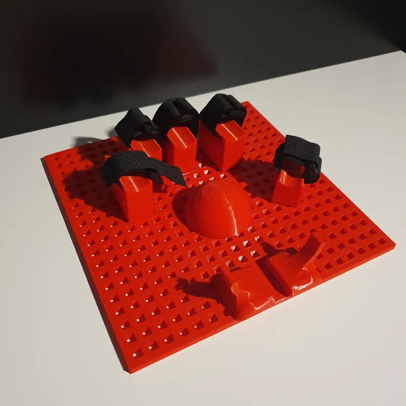 Customizable fixation for a paralyzed hand